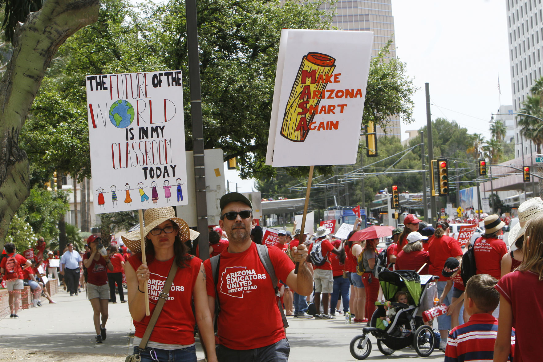 rallysigncouple.jpg